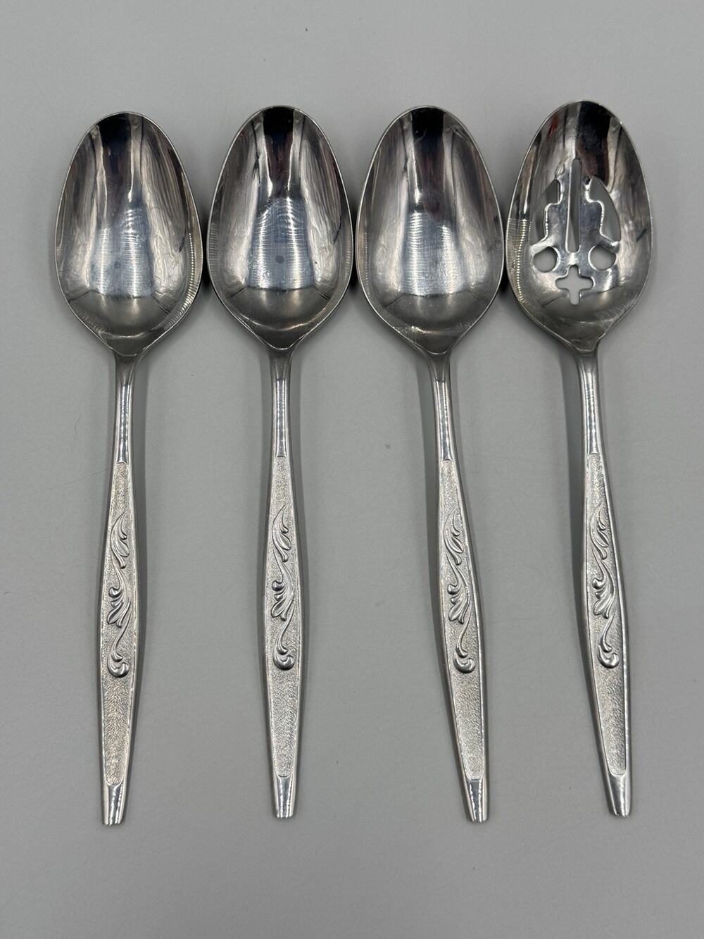 Carlton Slotted Serving Spoons Lot Of 4 Woodcrest Carved Leaf Stainless Japan